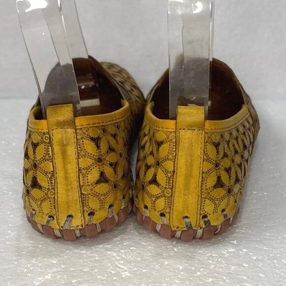 Spring Step Flowerflow Loafer Women’s 38(7.5-8)Yellow Leather Flats Slip-On Shoe - Picture 4 of 10